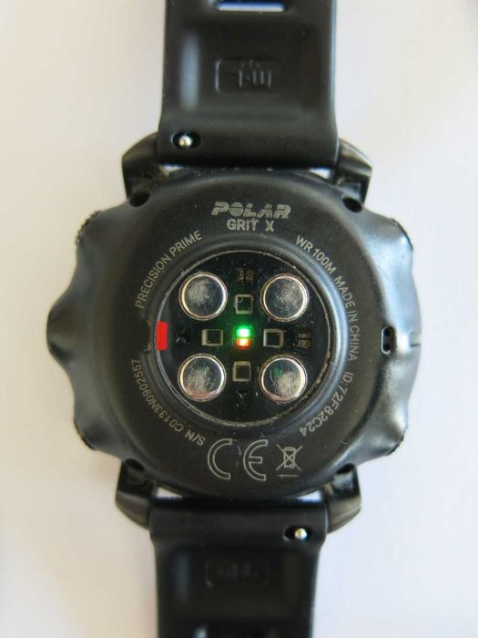 Смартчасовник Polar Grit X Outdoor Multisport GPS, M/L, черен