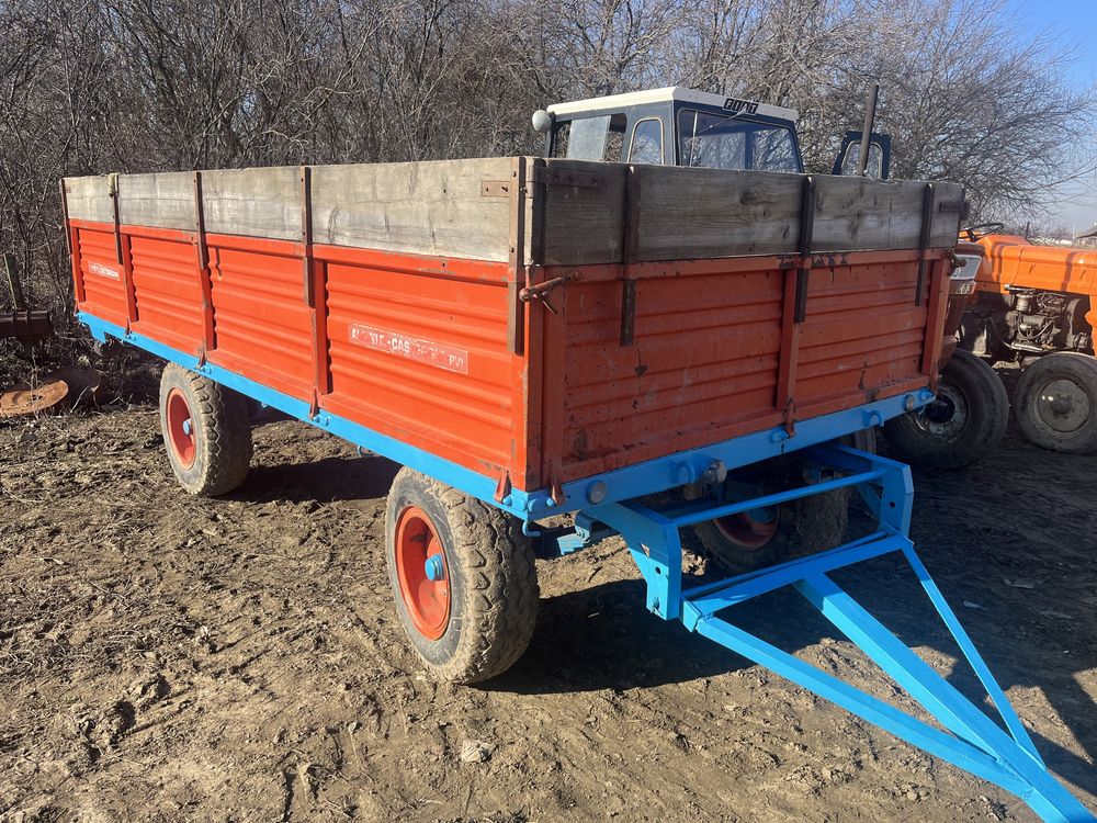 Vand remorcă agricolă
