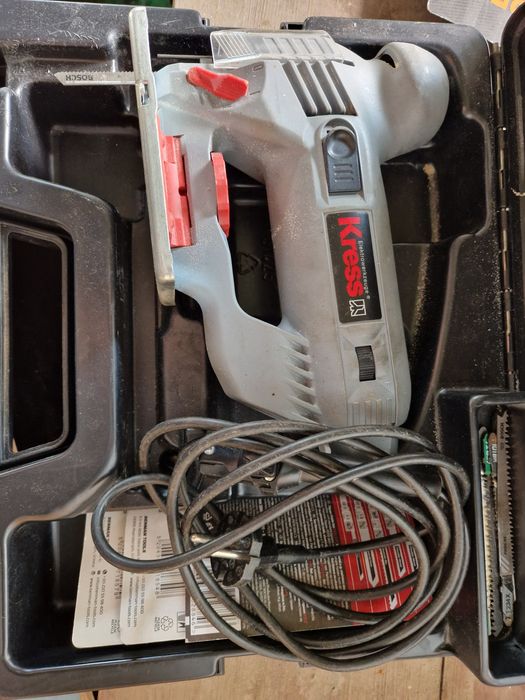 Inchirieri  Betoniera, Masina de taiat gresie cu apa, Scule de mana.