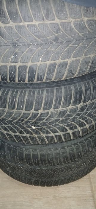 Vând cauciucuri de iarnă