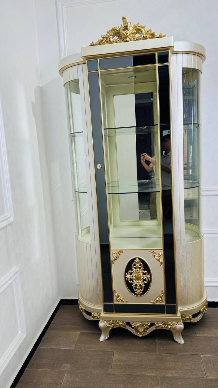 Гостиные ветрины, горки, уловые