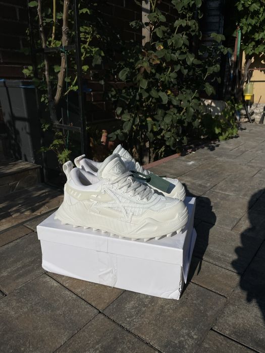 Adidasi Off White Odsy