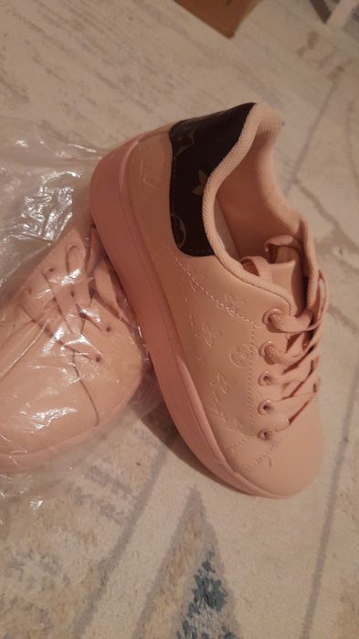 Взрослые детские обувь