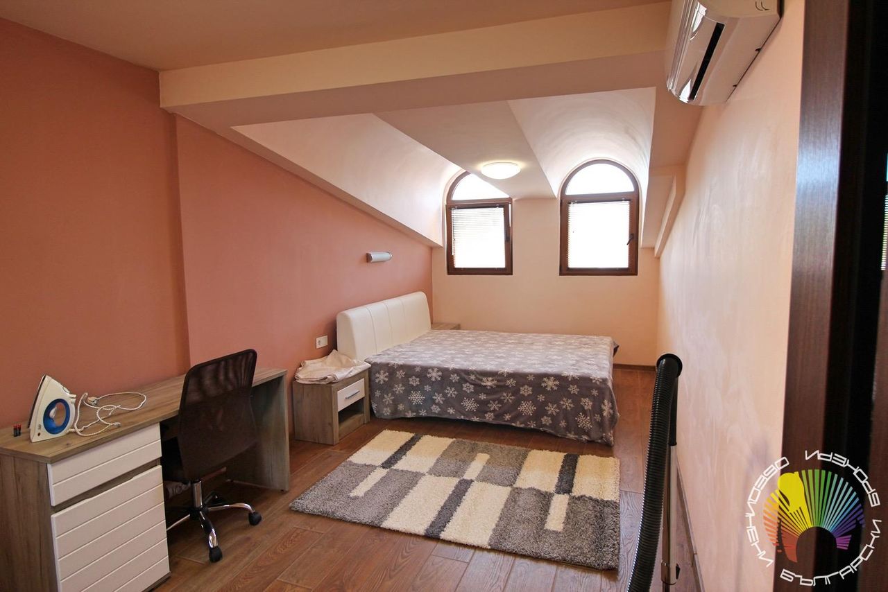 Дава се под наем Тристаен апартамент в Бургас, Център - 90 кв.м за 612 € - Снимка #6