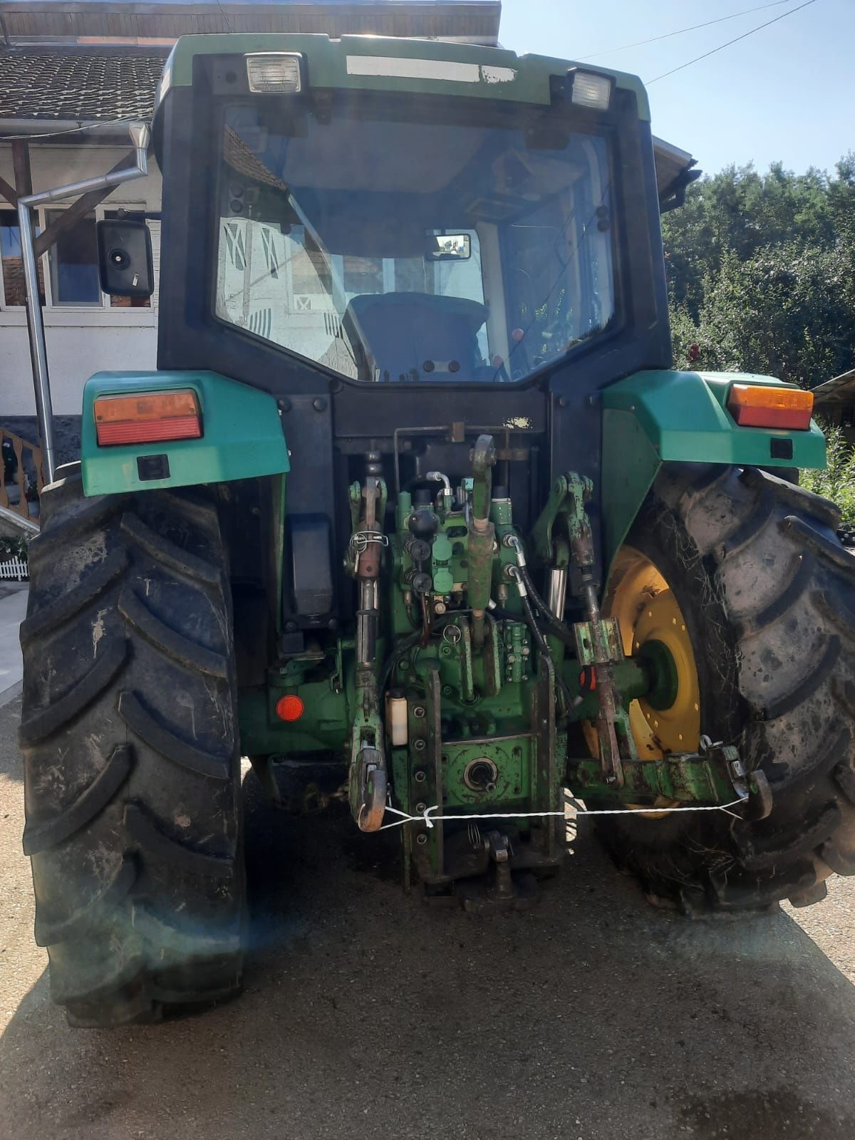 Tractor John Deere 6100 Europe 90cp cu incarcator Facheux