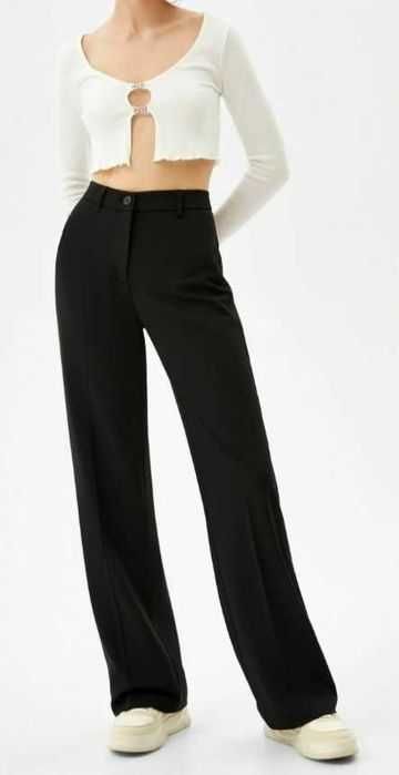 Pantaloni negri de la Calvin Klein, model foarte frumos