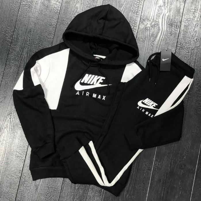 Спортни екипи Nike