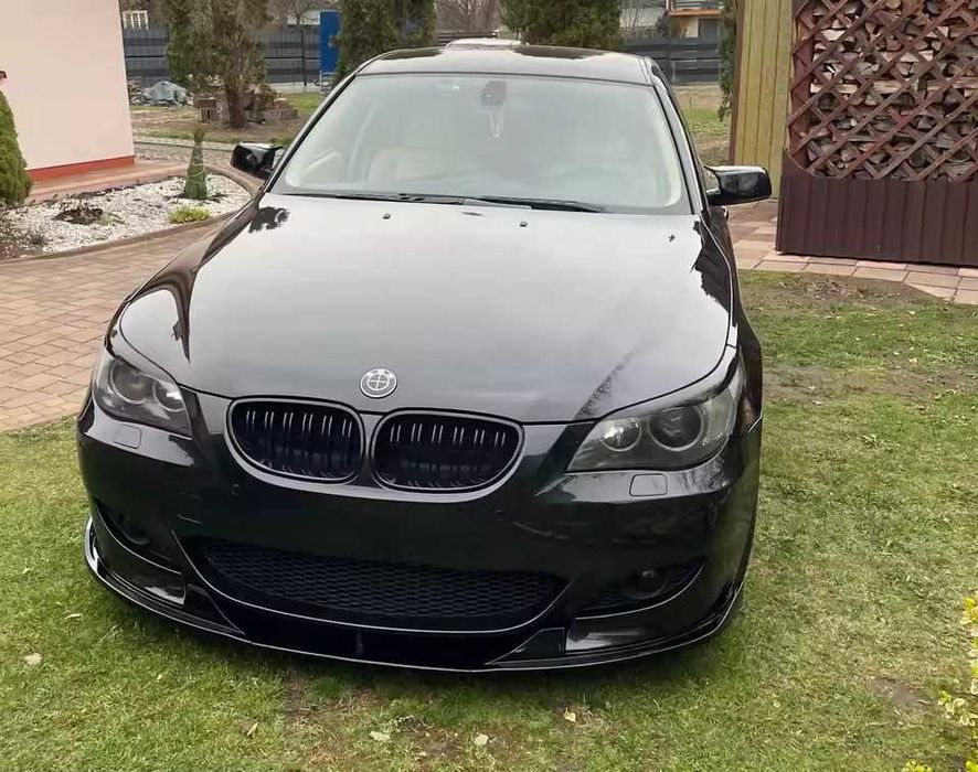 Lip Prelungire Bara Fata M5 BMW E60 E61, Extensie BARA M5 Negru Lucios