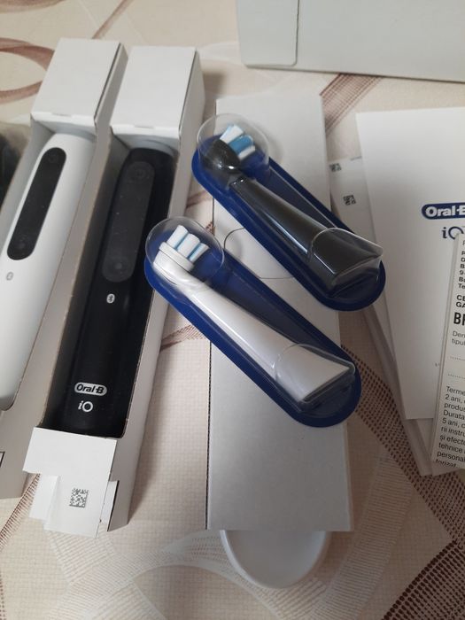Set 2 periute de dinti electrice ORAL-B iO5