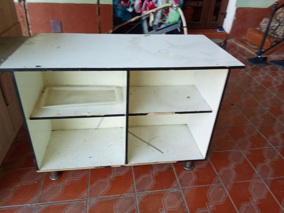 Oshxona va bolalar uchun shkaf