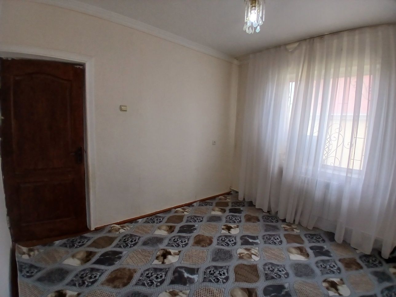 Barcha qulayliklarga ega 3 xonali uy ijaraga beriladi. Mo'ljal Wossen