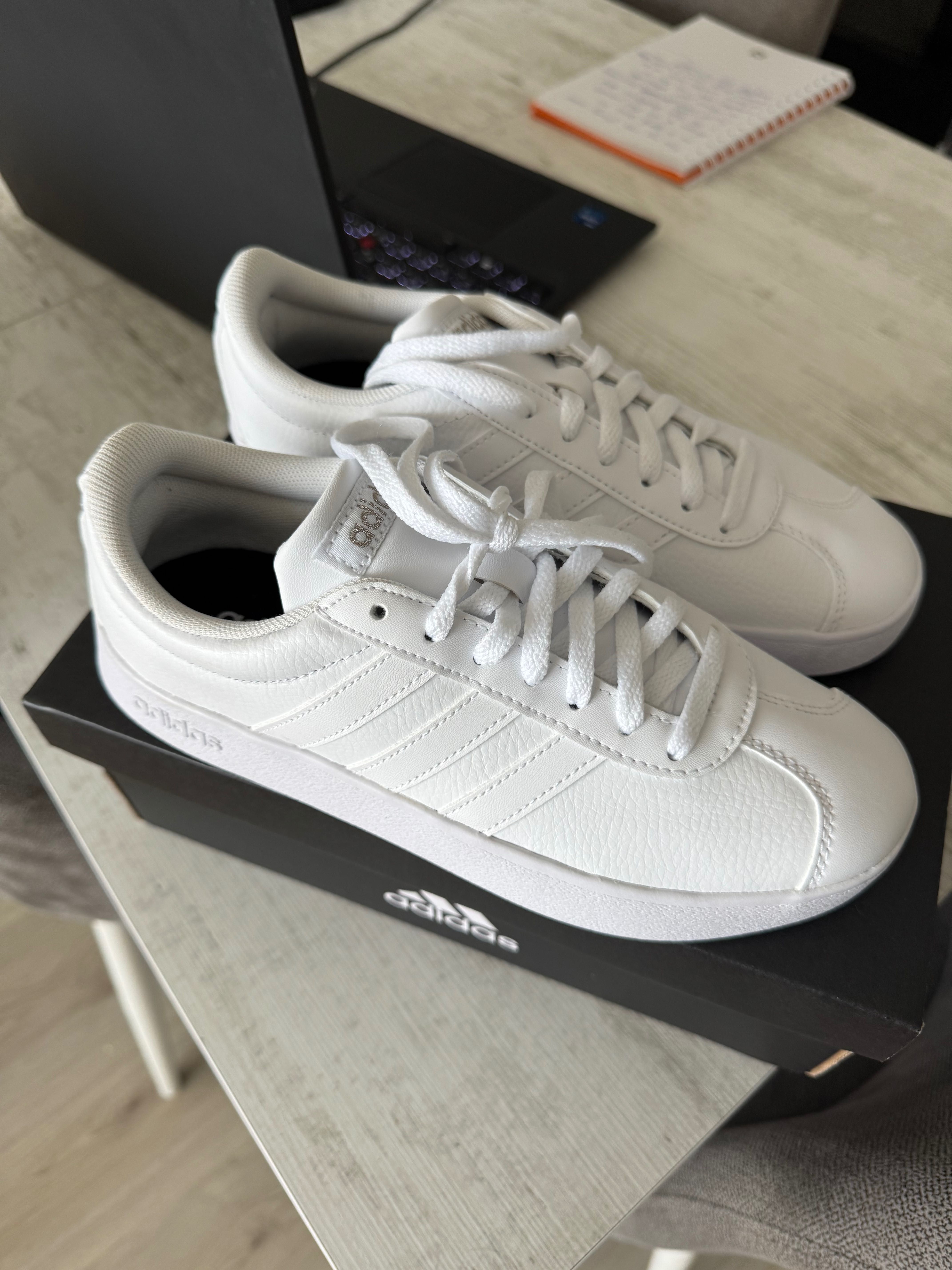 Кецове / маратонки Adidas 36.7