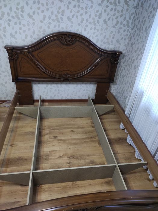 Кровать в нормальном состоянии, производство Италия