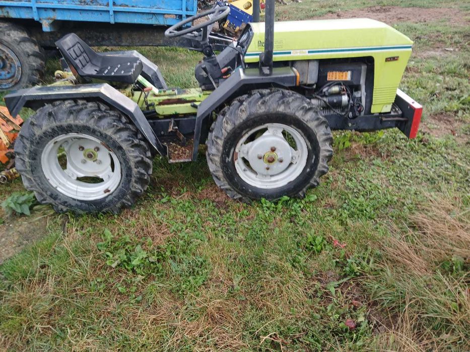 vand tractor agricol