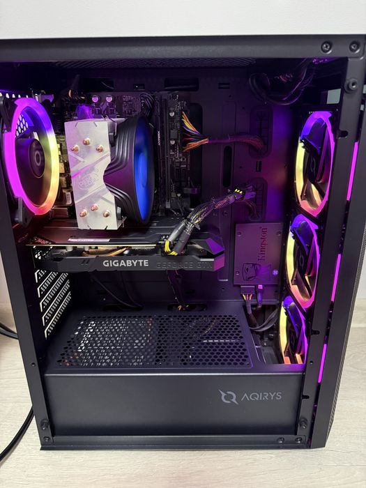 Vand Calculator si Monitor Gaming