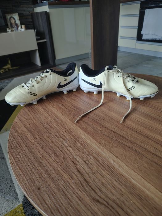 Футболни бутонки nike