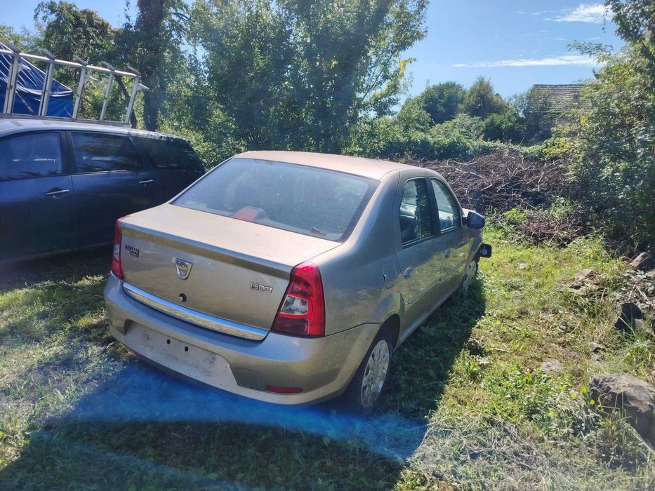 Vând Dacia Logan 1,5 diesel avariat
