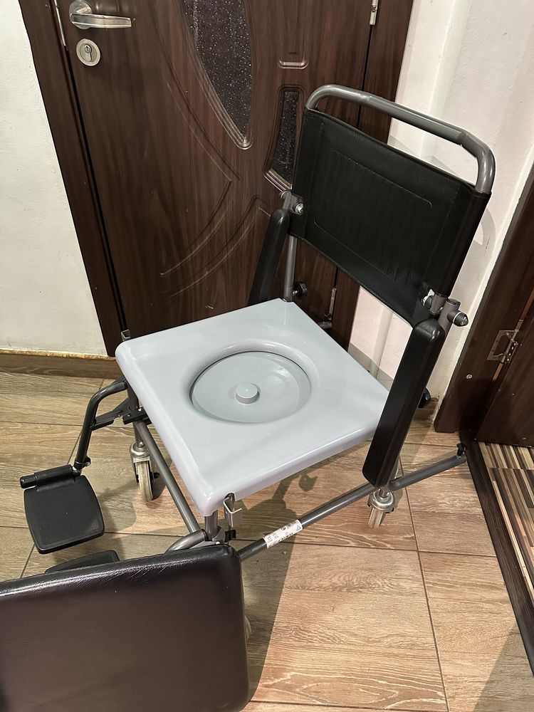 Scaun Fotoliu rulant cu vas wc bătrâni dizabilitati  handicap