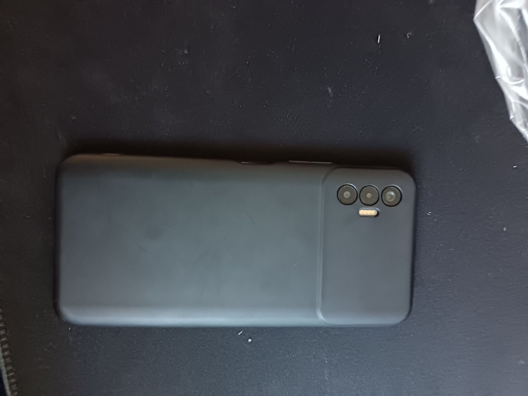 Продам телефон  Tecno Spark 8P