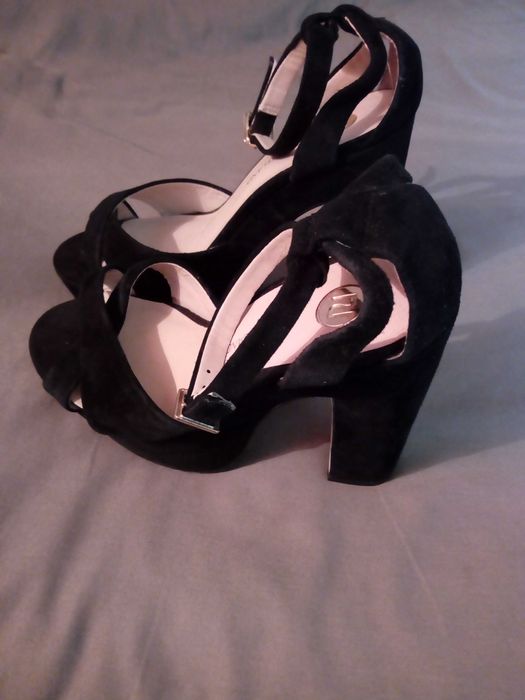 Нови обувки от естествен велур "River Island"