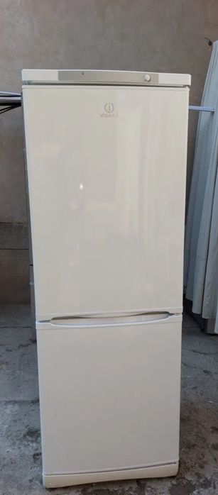 Холодильник Indesit Sb15020