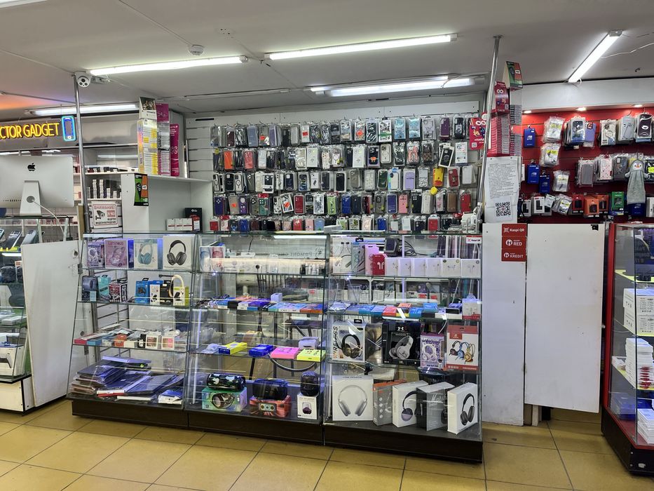 Продам действующий бутик сотовых аксесуаров!