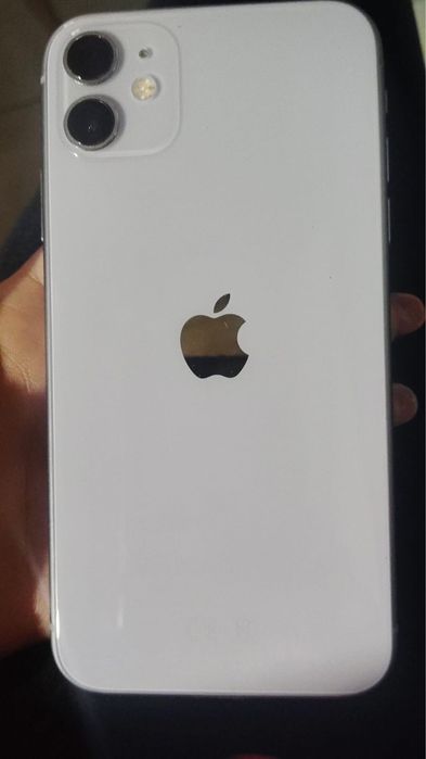 Vand Iphone11 simplu