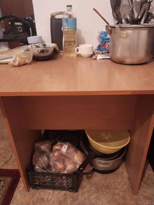 Продам Стол стульчиками