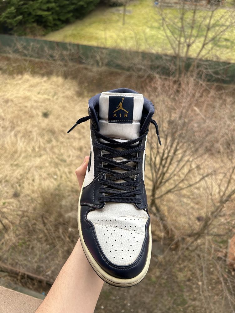 Jordan 1 mid Obsidian 44