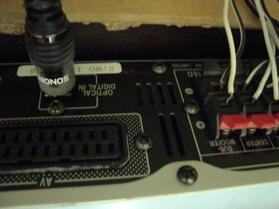 Продавам ДВД  ресийвър JVC TH S3