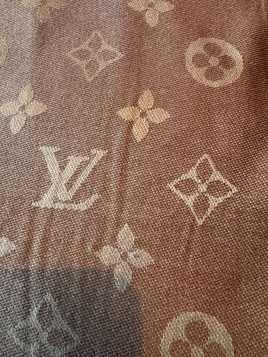 Louis Vuitton-Автентичен копринен чисто нов дамски шал
