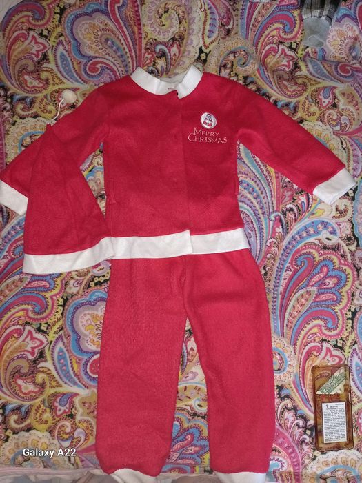 Продам детские новогодние костюмы  на мальчика и девочку