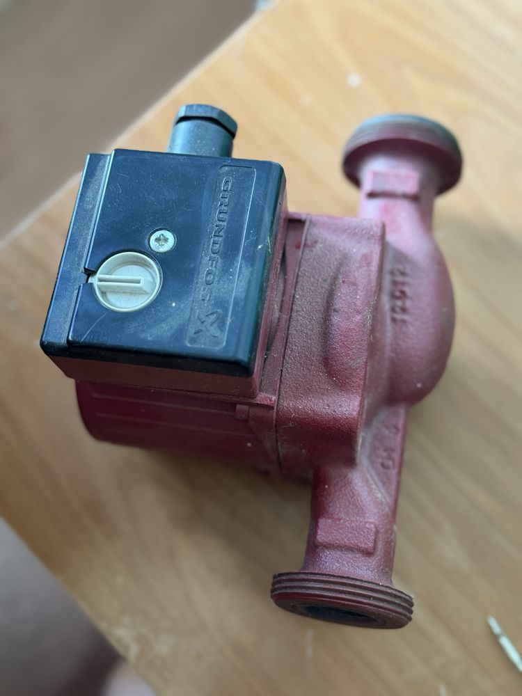 Циркулационна помпа GRUNDFOS UPBasic 25-4 180