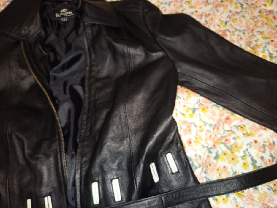 Черно кожено яке