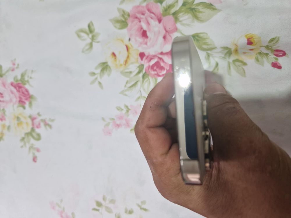 Iphone 14pro gold