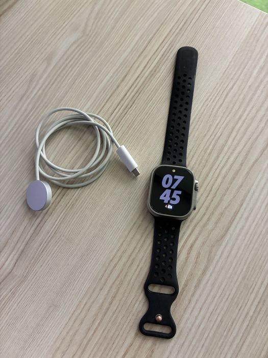 Apple watch Ultra в перфектно състояние с 2 верижки