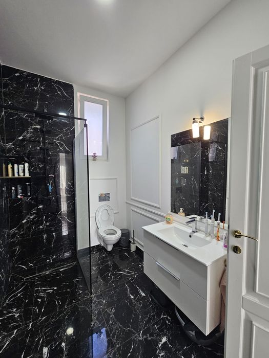 Casa moderna complet echipata premium
