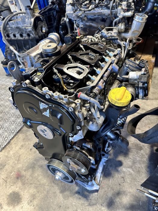 Motor Renault Trafic 2.0 dci euro 5 an 2013 Opel Vivaro injectie bosch