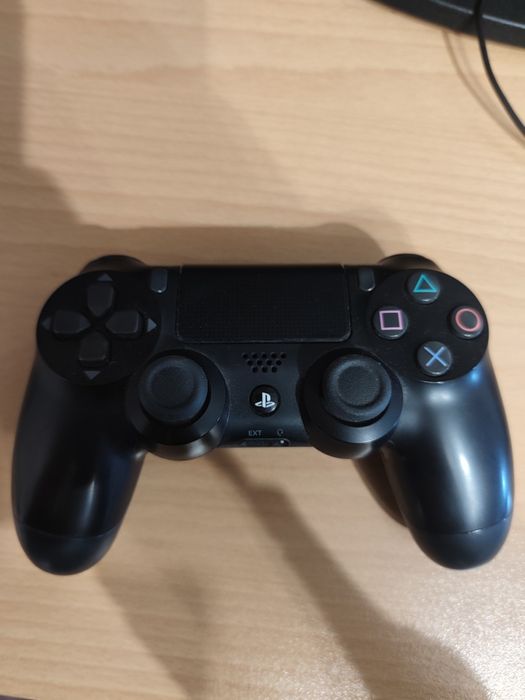 Джойстик за плейстейшън 4