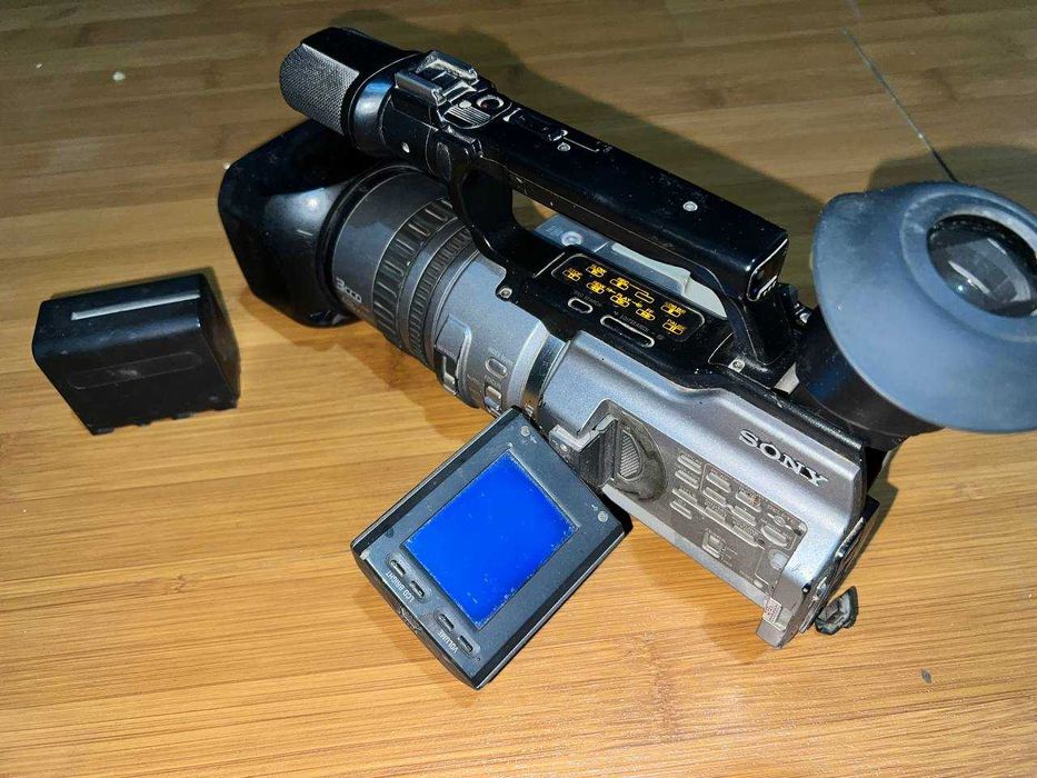 Видеокамера sony DCR-VX2100e pal ( требуется профилактика )