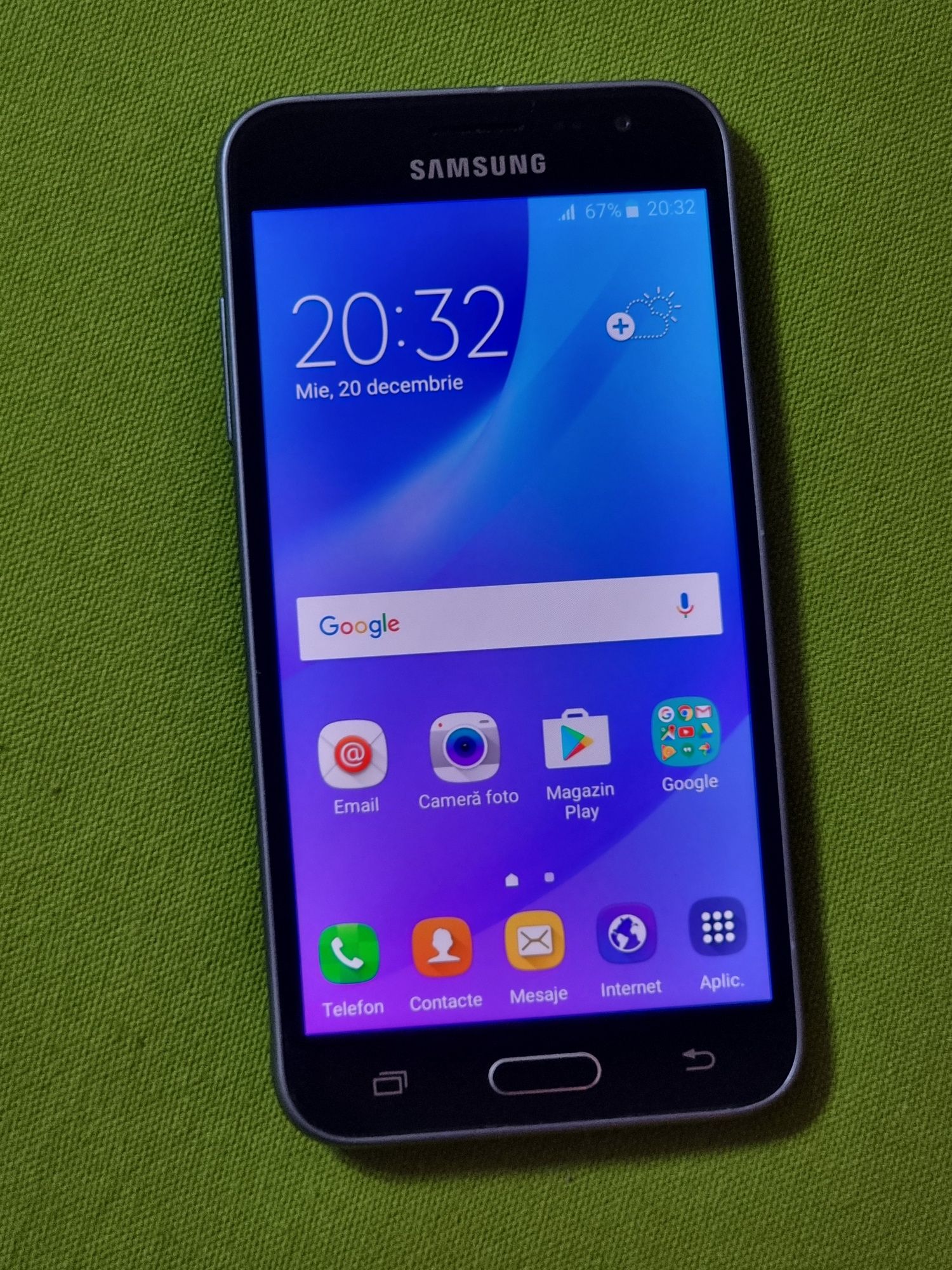 Samsung Galaxy J3 Negru, Liber de rețea. Pret fix 200 lei.