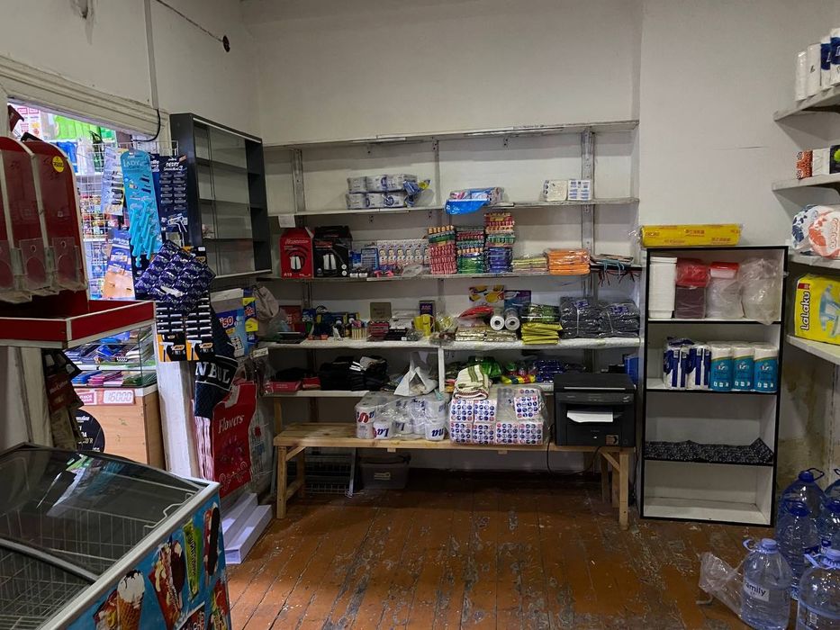 Чирчик шахрида гор болнитцани олдида Магазин арендага берилади 3хонали