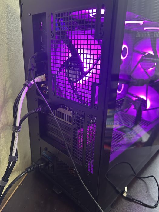 Продавам гейминг компютър – Ryzen 7 7800X3D / RTX 3060 / 32GB DDR5