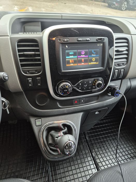 Renault Trafic 1,6 diesel 145cp 2017 / 174.000 km 3 locuri extralung