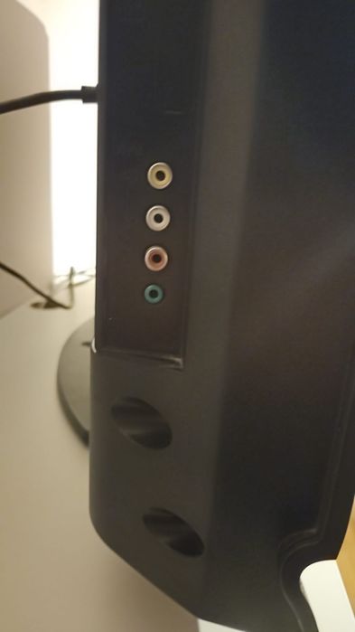 TV Sony color KDL-32L4000