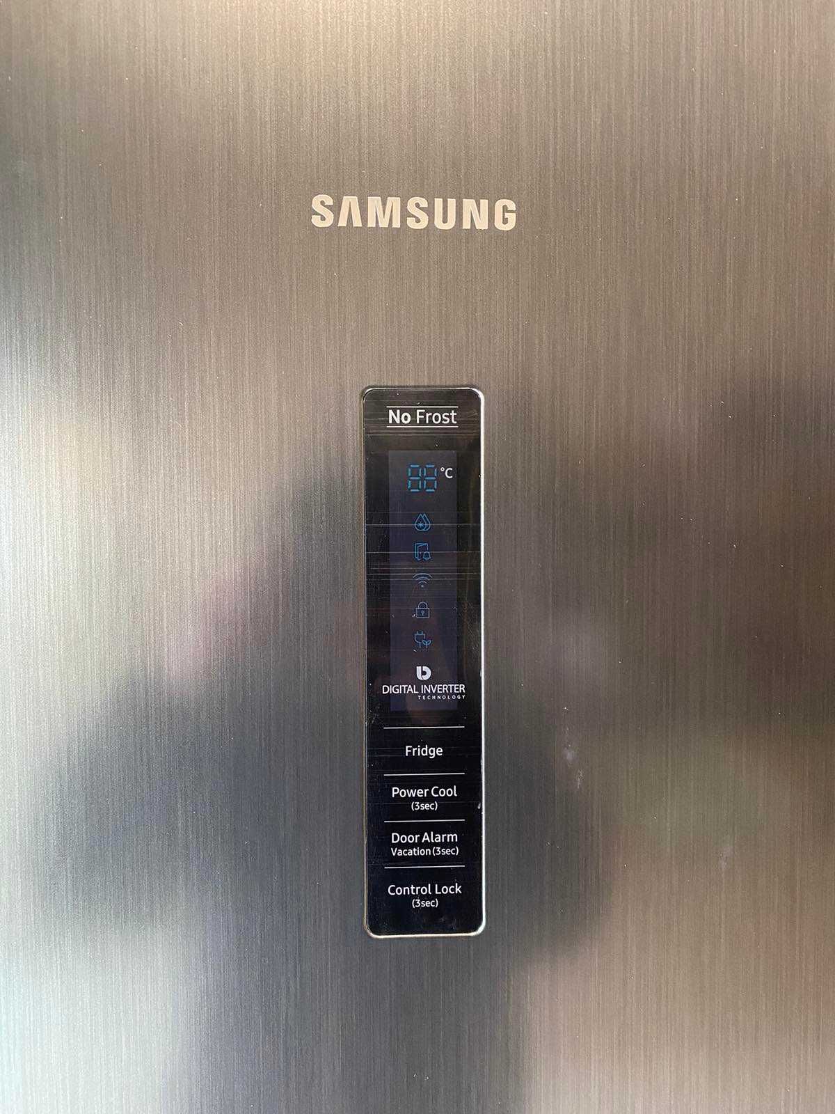 ЧИСТО НОВ Хладилник Samsung RR39M7565B1