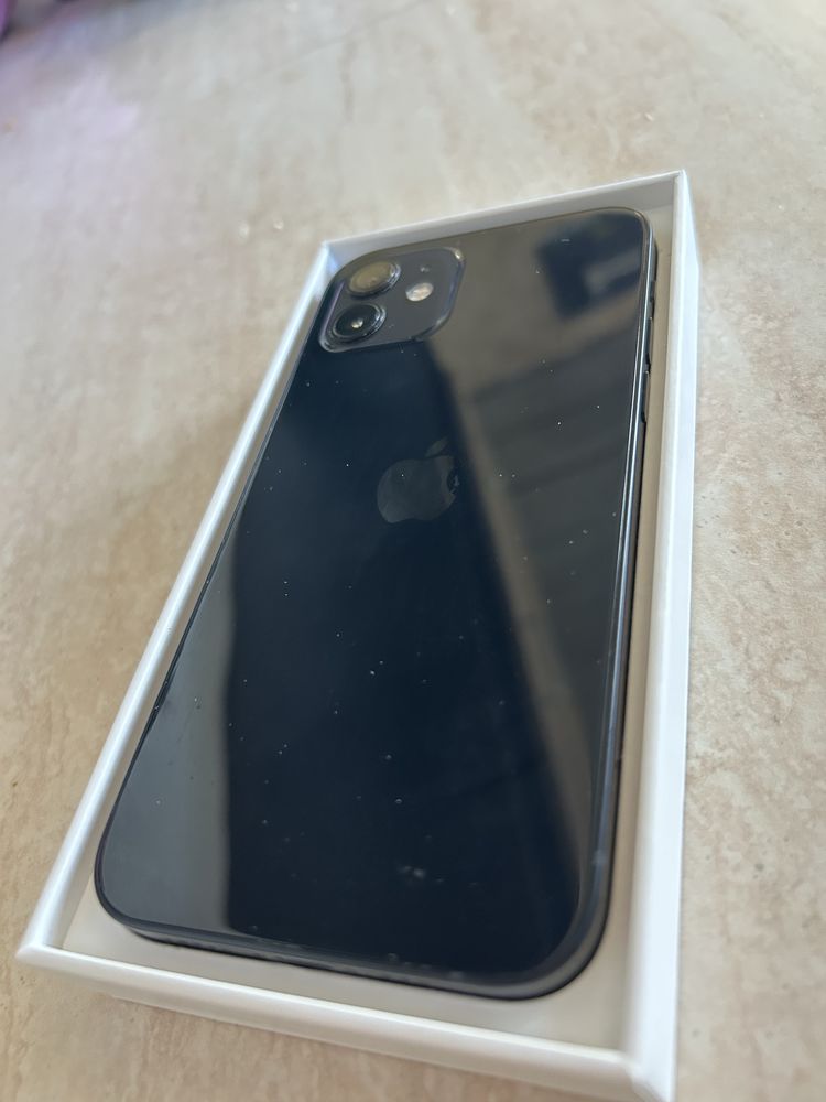 Iphone 12 отлично състояние
