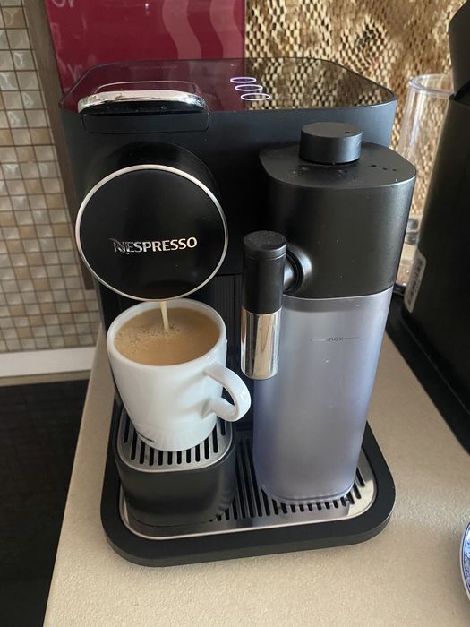 Espressor Nespresso Gran Latissima