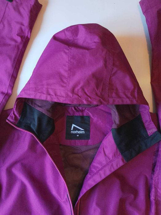 Оригинална дамска трекинг мембрана  ,яке