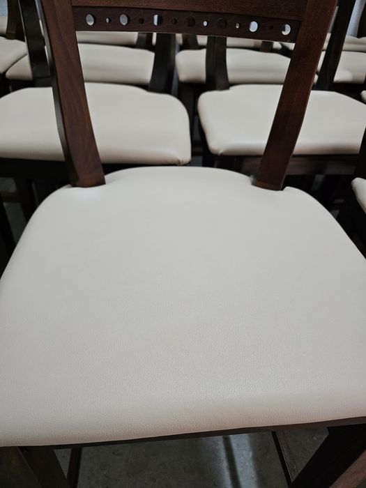 Ликвидация на Чисто Нови високи  Бар столове модел Верона.
Намалената